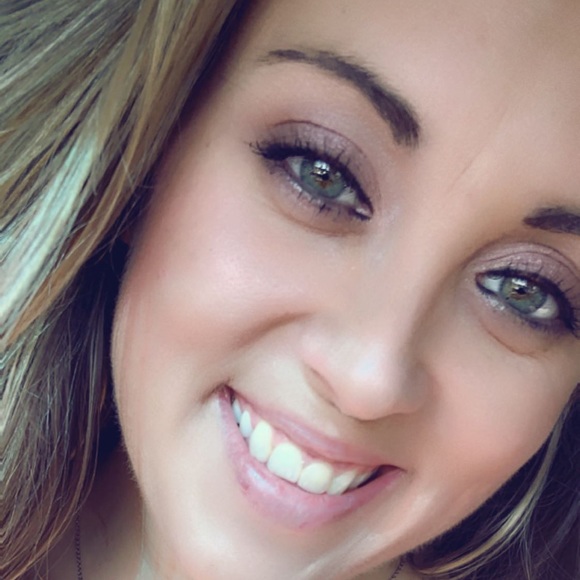 Meet your Posher, Chelsea - Picture 2 of 2